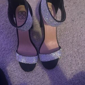 Daisy Fuentes Sparkling Black and Silver Heels